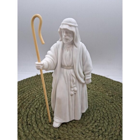 Avon Nativity Collectibles The Shepherd Porcelain Figurine 1983 White & Beige Ha - Picture 1 of 8